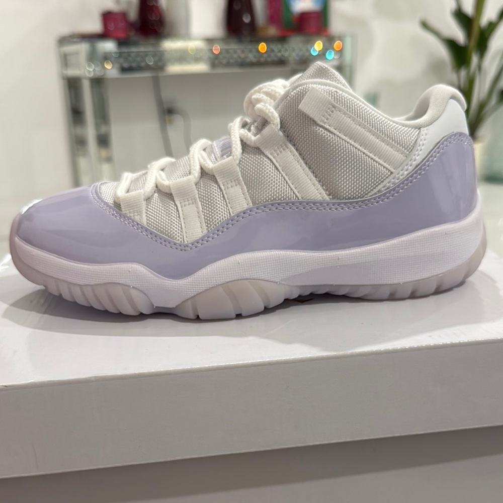 Nike Air Jordan 11 Low - White and Lavender